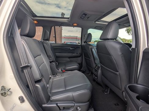 Used 2016 Honda Pilot Elite image 16