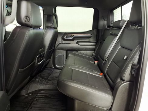 Used 2024 GMC Sierra 1500 SLT AWD/4WD image 9