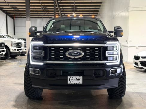 Used 2025 Ford F450 Platinum w/ Platinum Plus Package image 2
