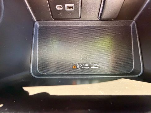 Used 2021 Chevrolet Suburban LT w/ Luxury Package AWD/4WD image 29