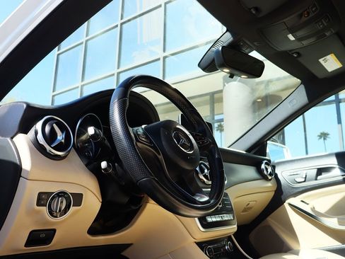 Used 2020 Mercedes-Benz GLA 250 image 38