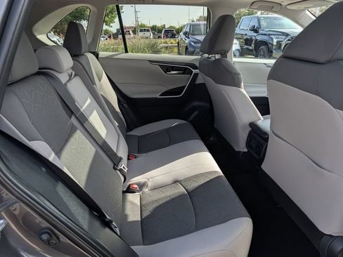 Used 2025 Toyota RAV4 XLE w/ Convenience Package FWD image 31