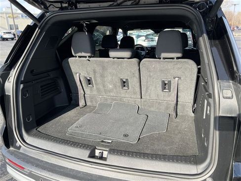 Certified 2025 Chevrolet Traverse LT image 18
