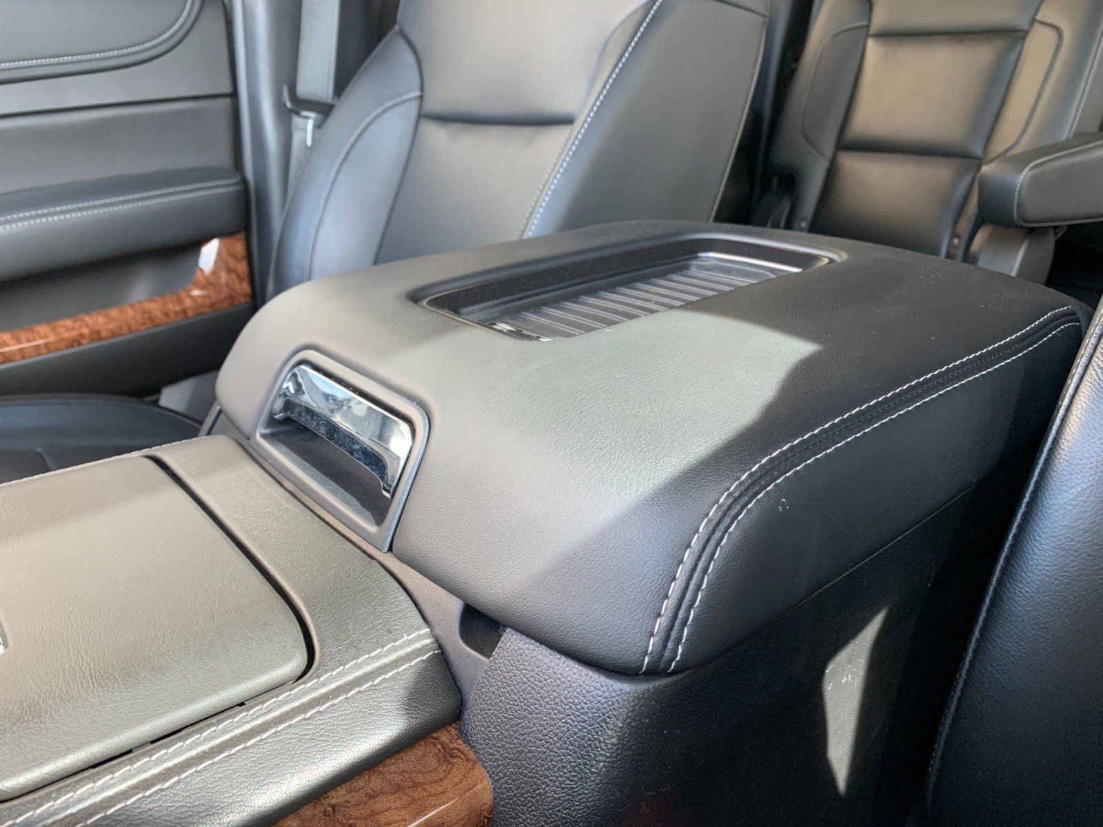 Used 2020 Chevrolet Suburban Premier w/ Max Trailering Package AWD/4WD image 27