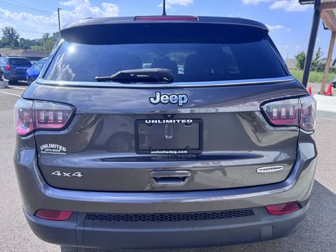 Used 2019 Jeep Compass Latitude AWD/4WD image 7