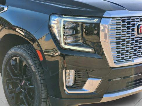 Used 2022 GMC Yukon XL Denali AWD/4WD image 32