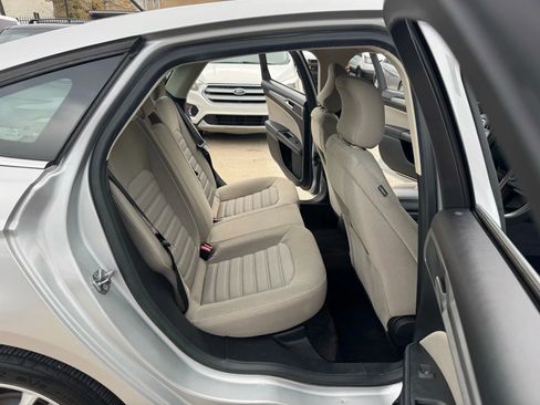 Used 2018 Ford Fusion S image 33