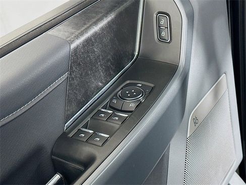 Used 2022 Ford F150 XLT w/ Equipment Group 302A High image 10