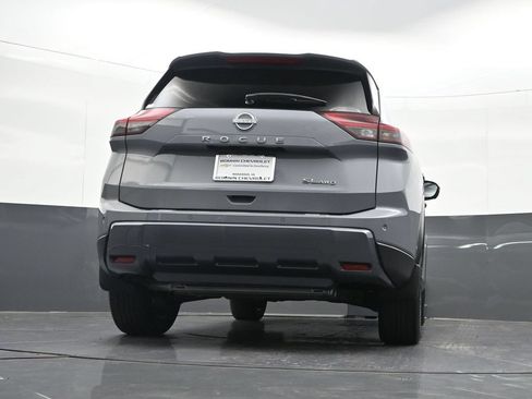 Used 2025 Nissan Rogue SL w/ SL Premium Package AWD/4WD image 34