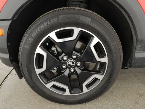 Used 2024 Ford Bronco Sport Outer Banks w/ Tech Package AWD/4WD image 7