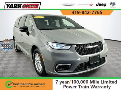 Certified 2025 Chrysler Pacifica Select