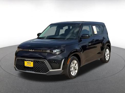 Used 2025 Kia Soul LX w/ LX Technology Package FWD image 6
