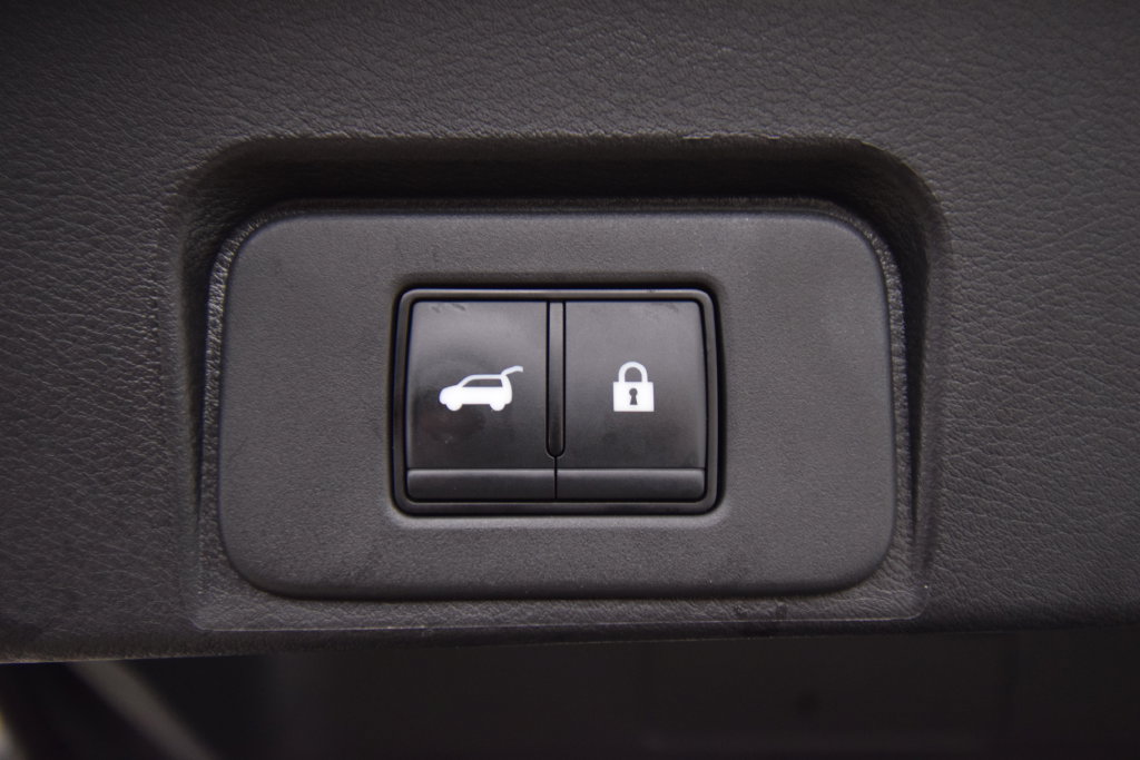 Used 2025 Nissan Rogue SV AWD/4WD image 33