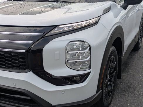 New 2025 Mitsubishi Outlander Trail Edition image 9