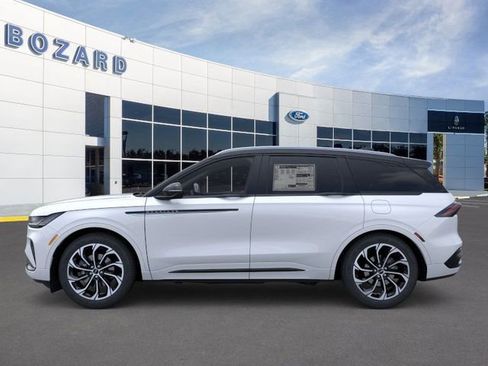 New 2026 Lincoln Nautilus Reserve image 3