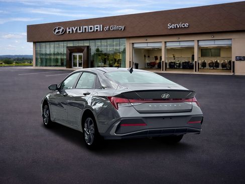 New 2026 Hyundai Elantra SEL Sport FWD image 5