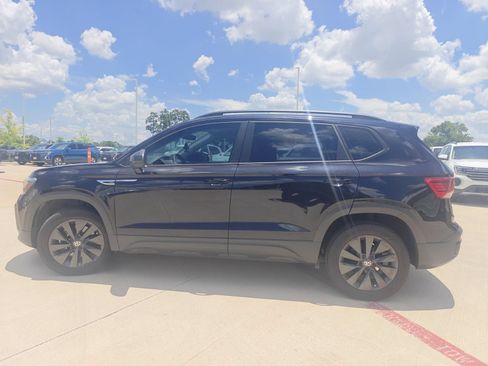 Used 2024 Volkswagen Taos S FWD image 2