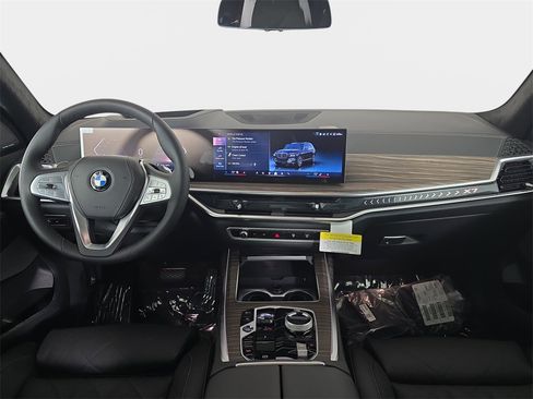 New 2026 BMW X7 xDrive40i image 11