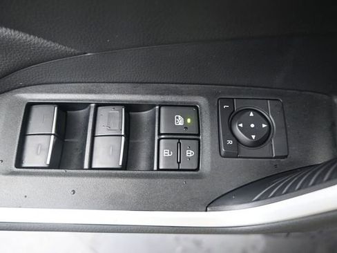 Used 2025 Toyota RAV4 XLE FWD image 9