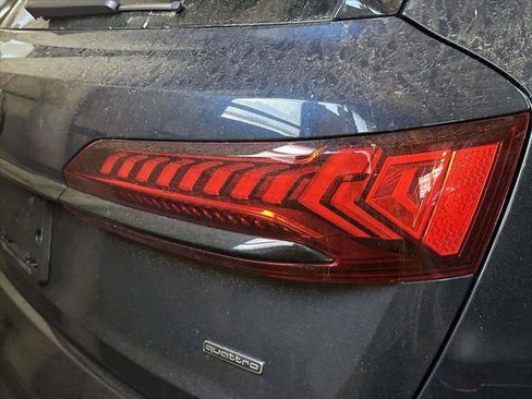 Used 2023 Audi Q7 2.0T Premium Plus w/ Premium Plus Package AWD/4WD image 3