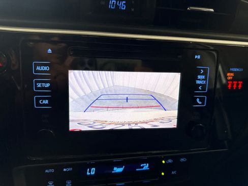 Used 2018 Toyota Corolla LE FWD image 28