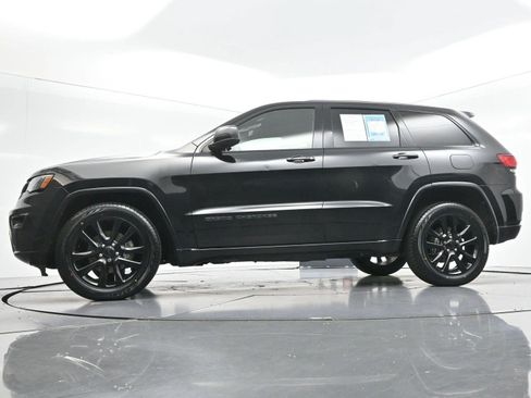 Used 2017 Jeep Grand Cherokee Altitude AWD/4WD image 48