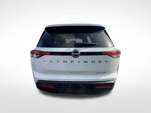 Used 2024 Nissan Pathfinder SV image 8