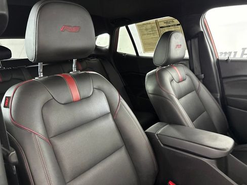 Used 2024 Chevrolet Trax RS w/ Sunroof Package FWD image 31