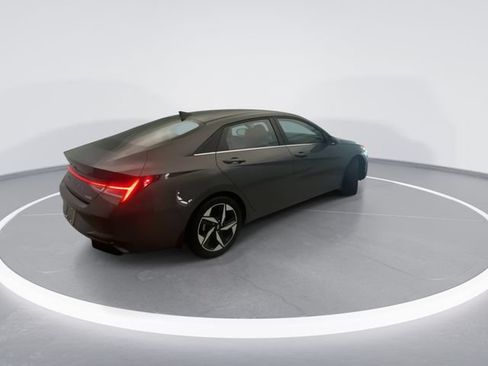 Used 2023 Hyundai Elantra Limited FWD image 6