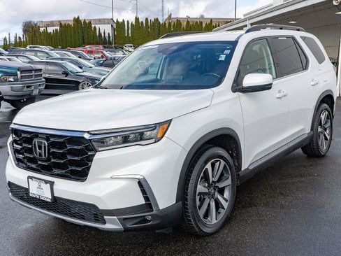 Certified 2023 Honda Pilot Touring image 6