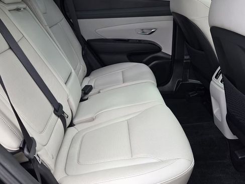 Used 2025 Hyundai Tucson Limited image 15