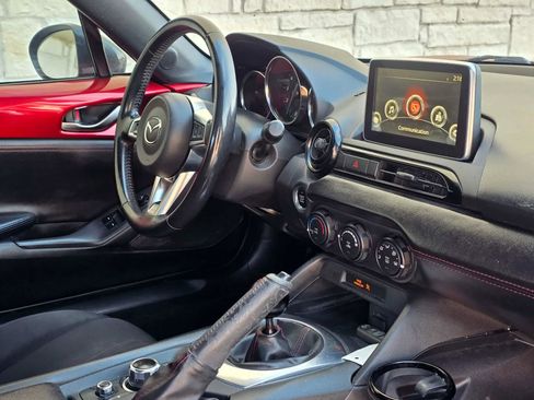 Used 2016 MAZDA MX-5 Miata Club image 13