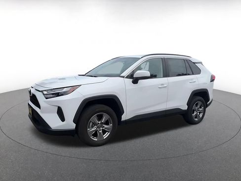 Used 2025 Toyota RAV4 XLE w/ Convenience Package AWD/4WD image 8