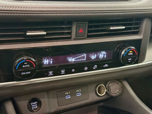 Used 2025 Nissan Rogue SV image 23