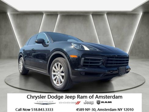 Used 2023 Porsche Cayenne AWD/4WD image 1