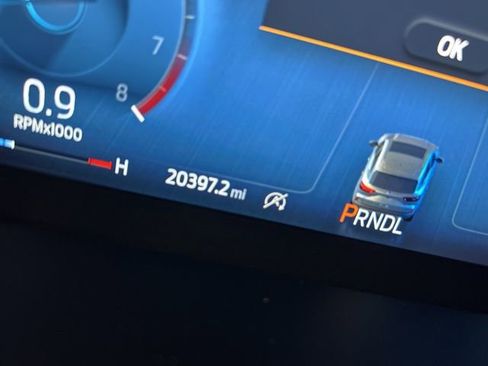 Used 2025 Ford Escape Platinum image 30