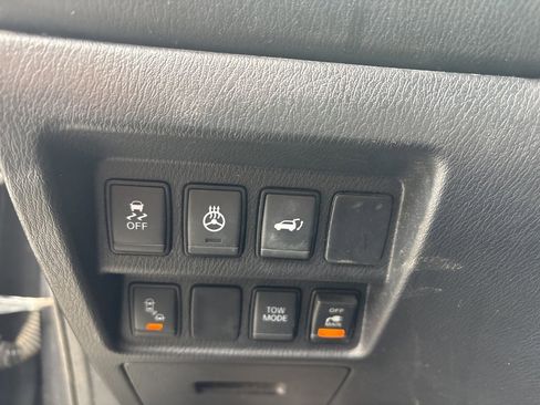 Used 2019 Nissan Pathfinder SL image 12