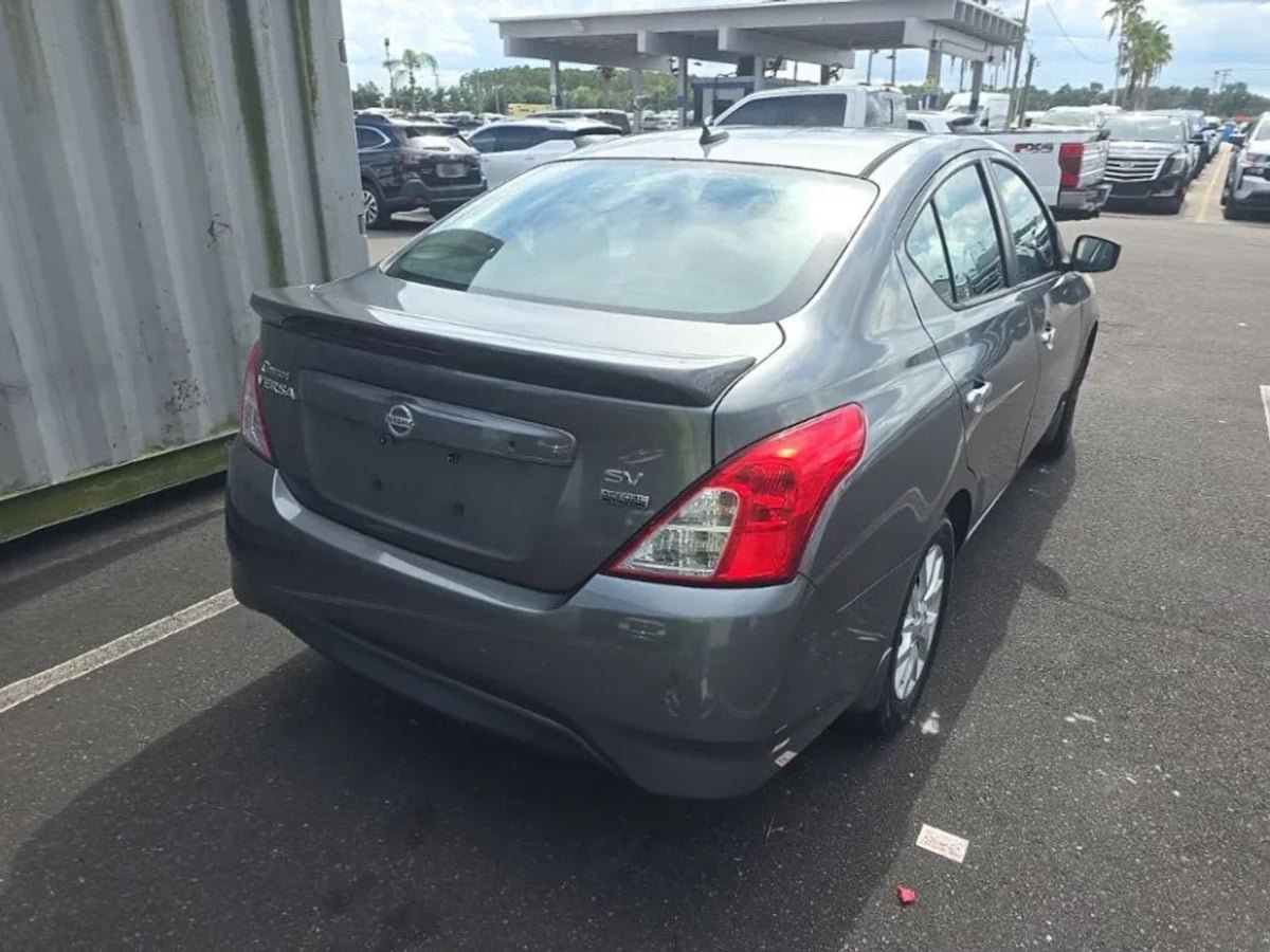 Used 2017 Nissan Versa SV w/ SV Special Edition Package FWD image 4
