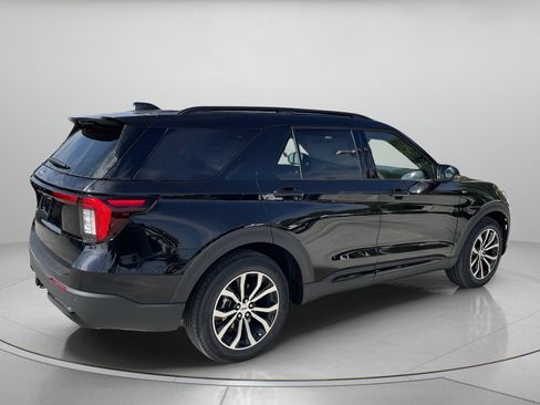 New 2026 Ford Explorer ST-Line RWD image 4