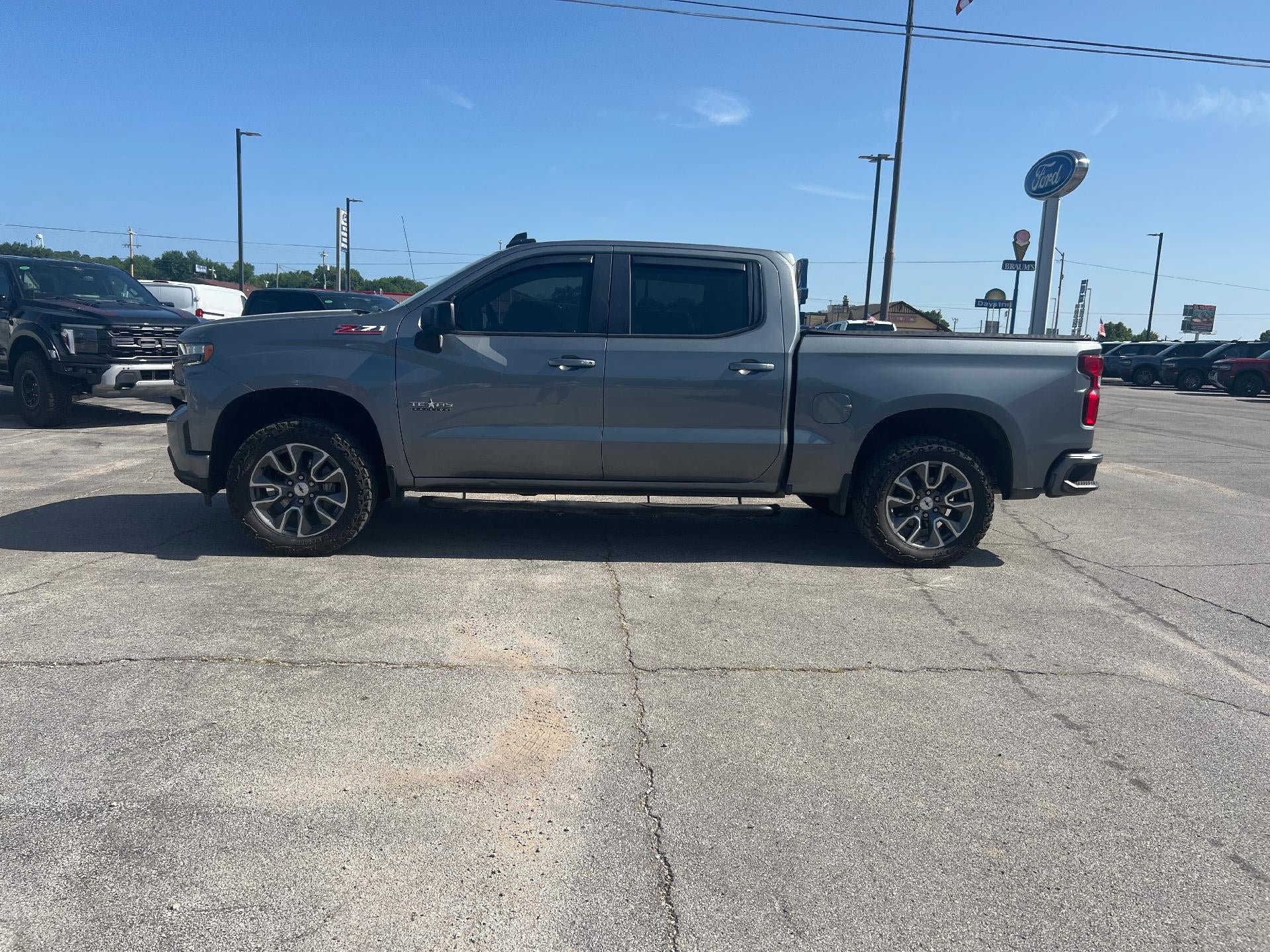 Used 2021 Chevrolet Silverado 1500 RST AWD/4WD image 6