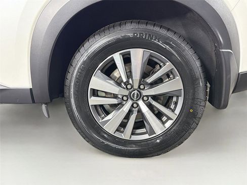 Used 2024 Nissan Pathfinder SL AWD/4WD image 32