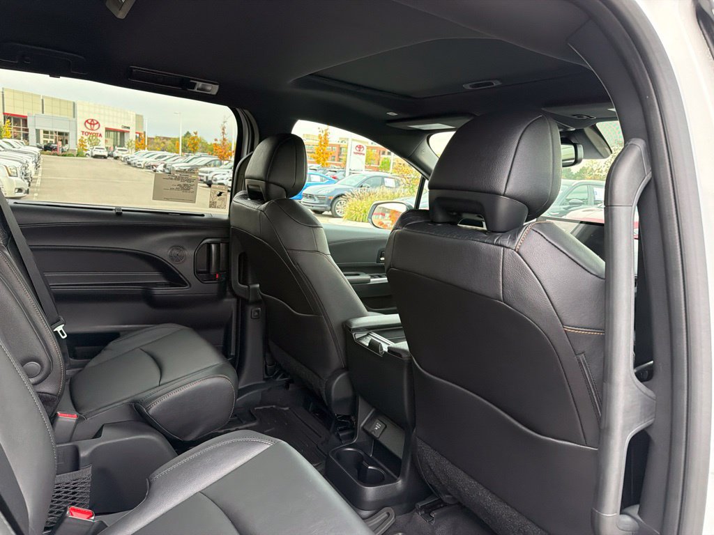 New 2026 Toyota Sienna XLE Woodland Edition AWD/4WD image 15