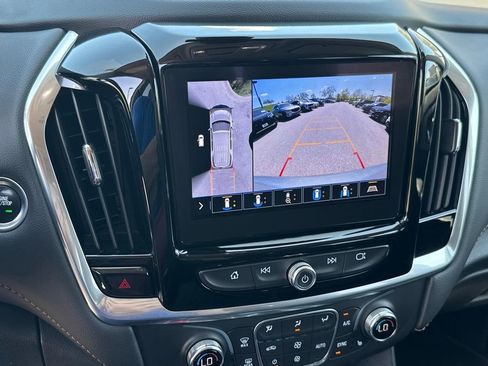Used 2020 Chevrolet Traverse RS AWD/4WD image 19