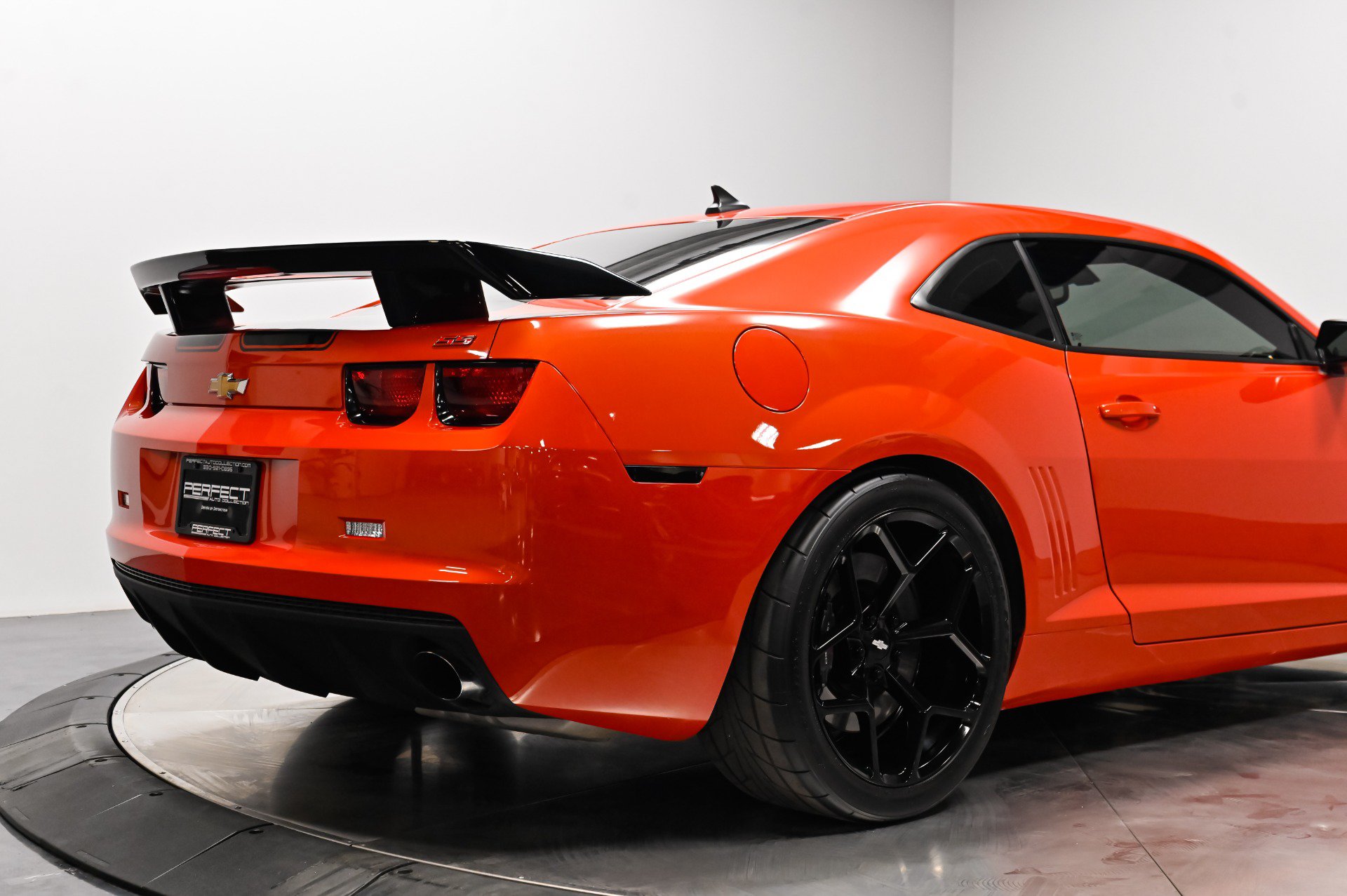 Used 2010 Chevrolet Camaro SS w/ RS Package RWD image 37