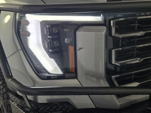 Used 2024 GMC Sierra 2500 AT4 w/ AT4 Premium Plus Package image 10