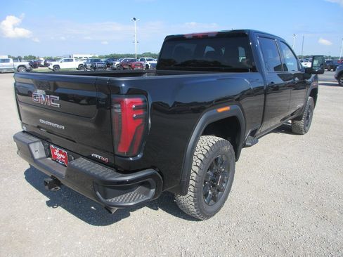 New 2026 GMC Sierra 2500 AT4 AWD/4WD image 4