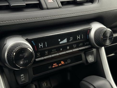 Used 2024 Toyota RAV4 XLE image 31