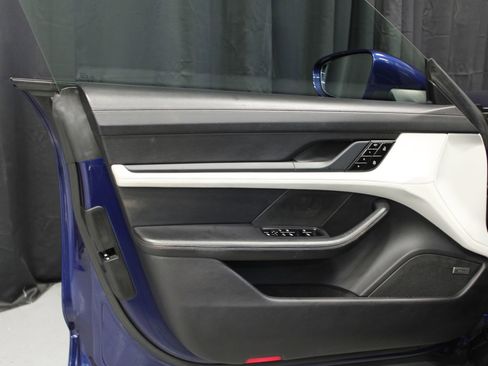 Certified 2021 Porsche Taycan image 22