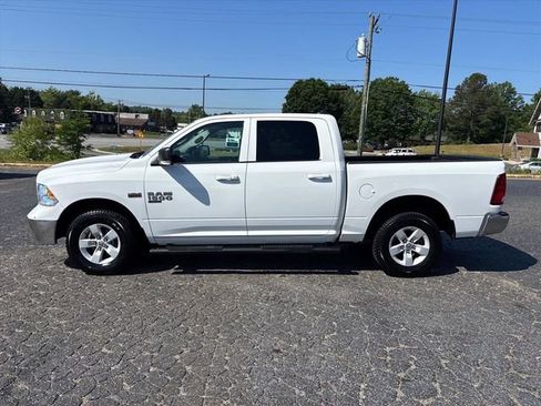 Used 2022 RAM 1500 Classic SLT w/ Electronics Convenience Group AWD/4WD image 4