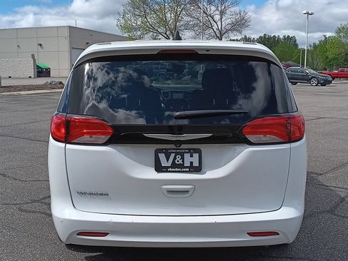 Used 2023 Chrysler Voyager LX FWD image 24